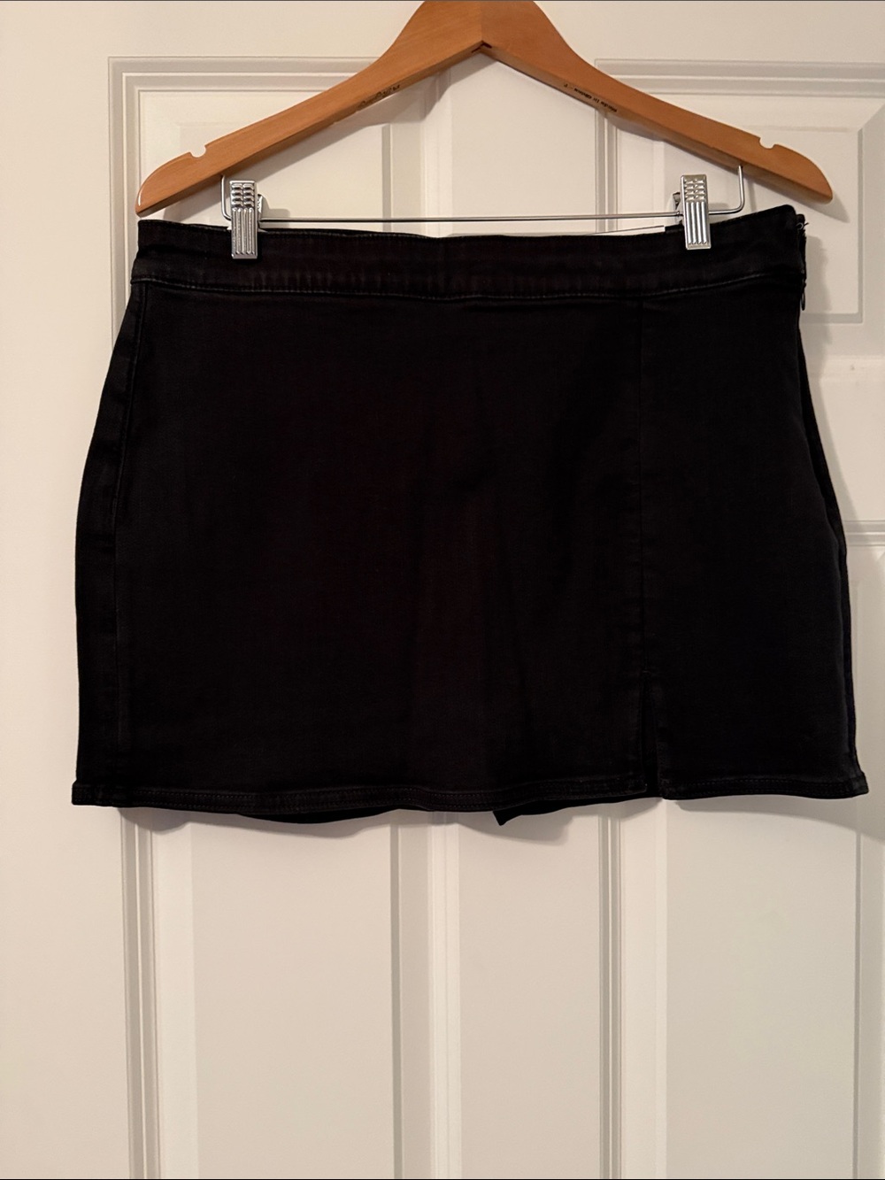 American Eagle Outfitters Black Women’s Denim Skort